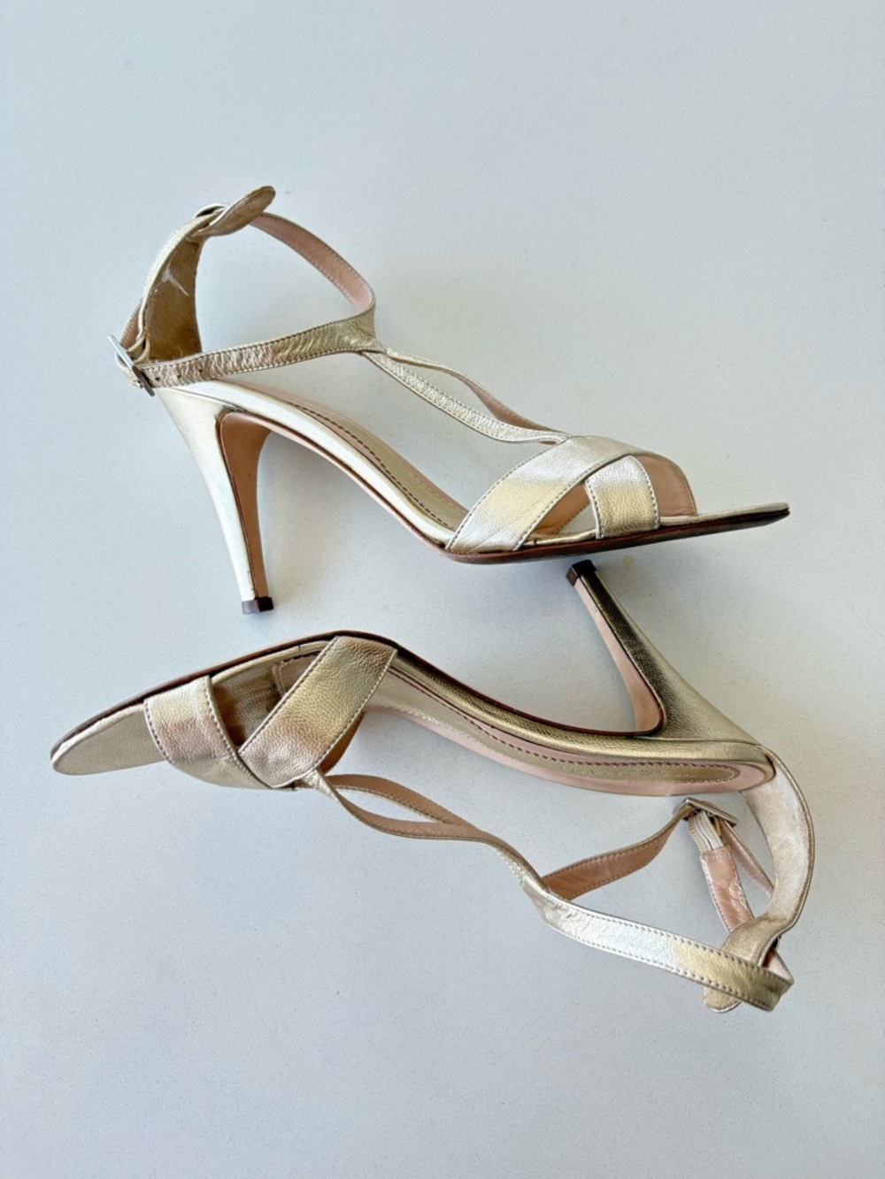 Jill Stuart Gold Leather Astrid T-Strap Dress Sandals, 8 - Picture 4 of 10